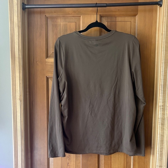 Zella Brown Long Sleeve Top w/ side ruching - Picture 3 of 3